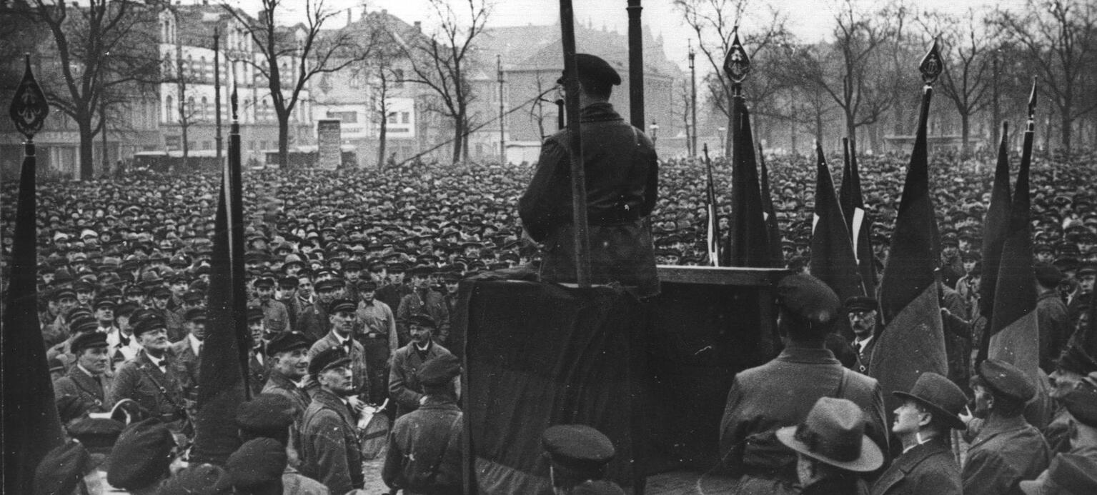 Letzte Kundgebung des Reichsbanners auf dem Klagemarkt in Hannover, 26. Februar 1933