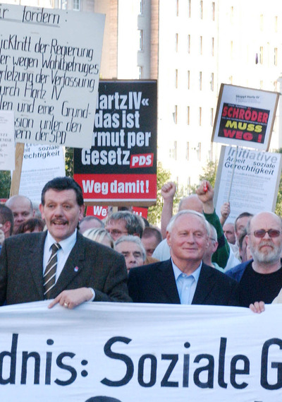 Foto einer „Montagsdemonstration“ gegen „Hartz-IV“-Gesetze 